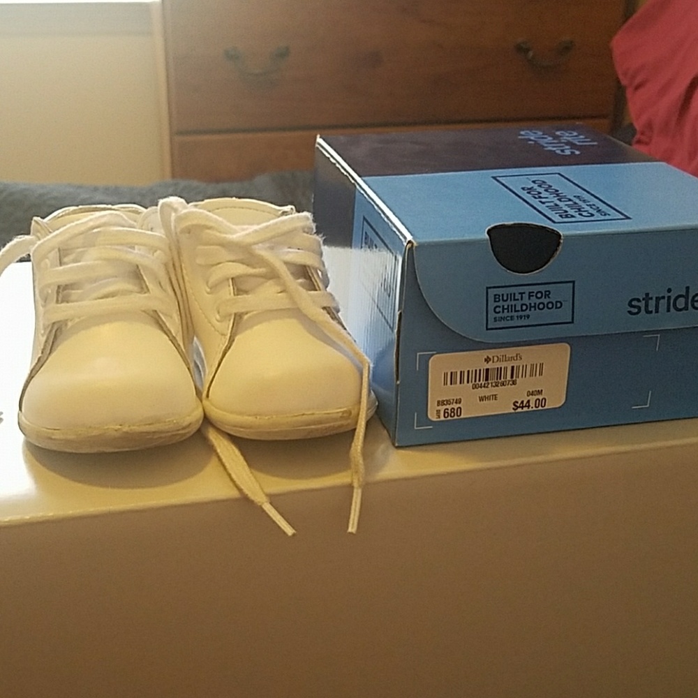 Walking shoes